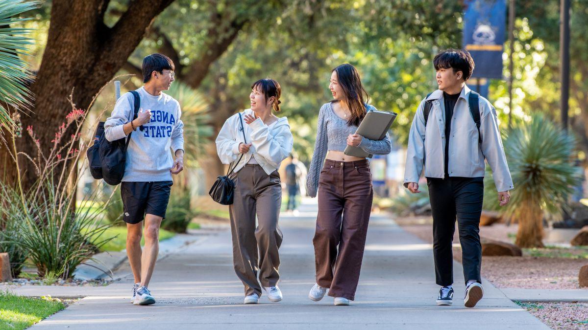 Jungyeob Kim walking down the mall with friends